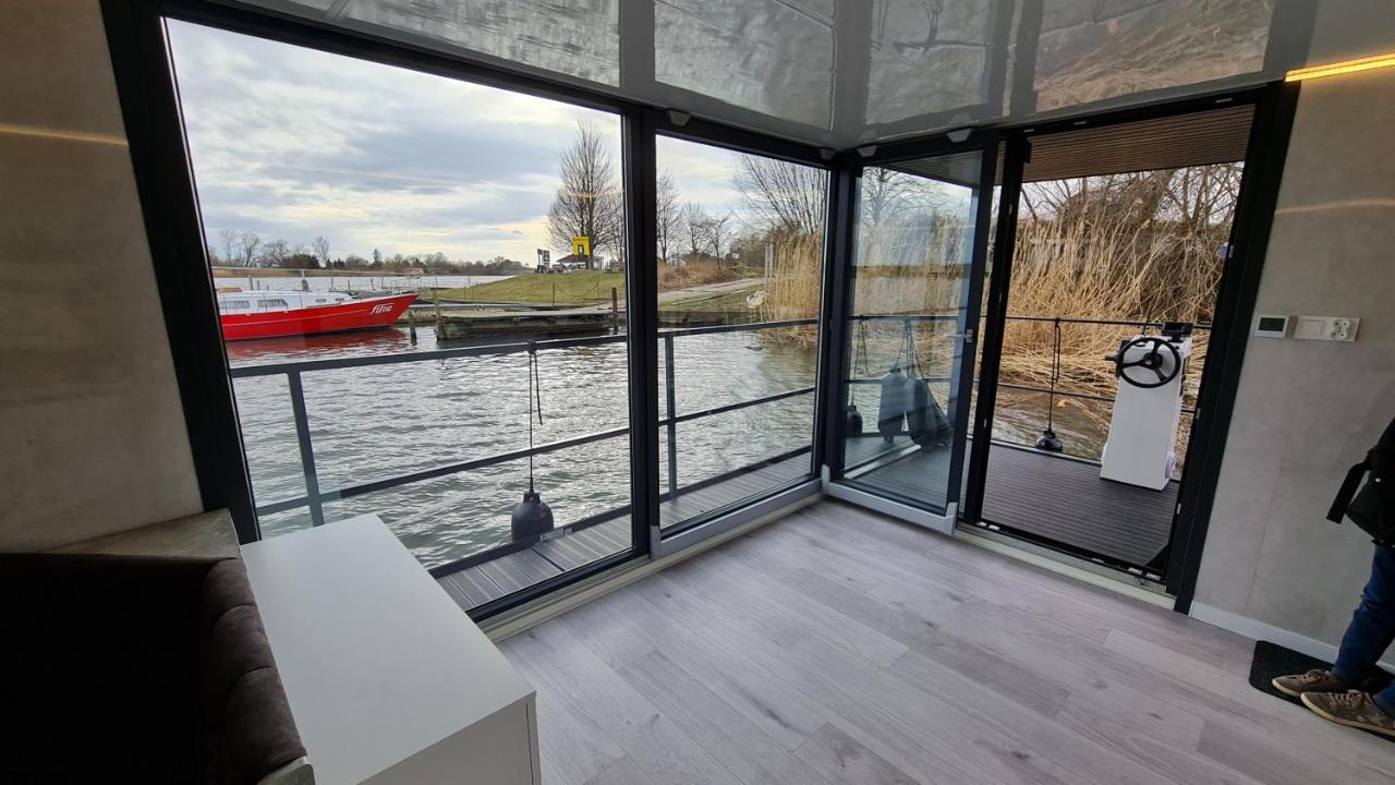 Готель Hausboote Unteres Odertal Hausboot Kranich Шведт Екстер'єр фото