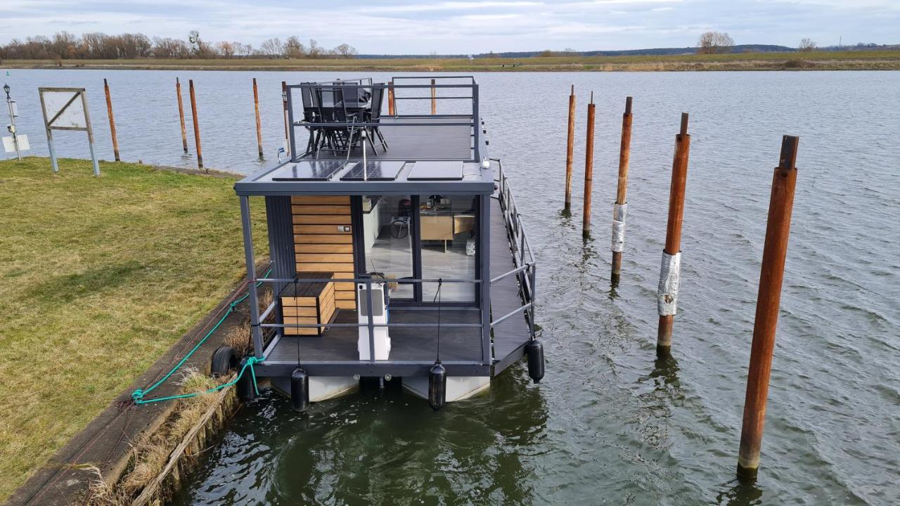 Готель Hausboote Unteres Odertal Hausboot Kranich Шведт Екстер'єр фото