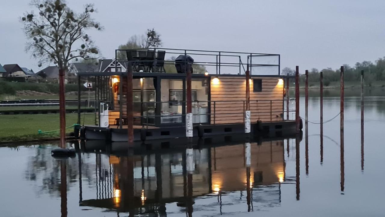 Готель Hausboote Unteres Odertal Hausboot Kranich Шведт Екстер'єр фото